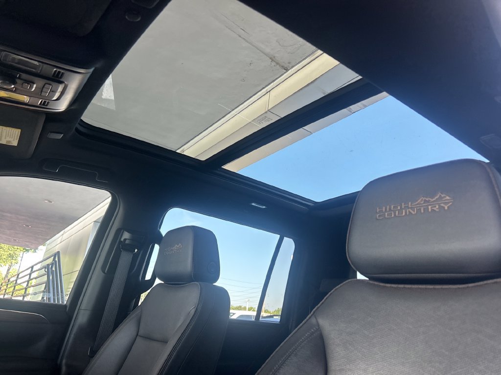 Used 2023 Chevrolet Suburban High Country AWD/4WD image 26