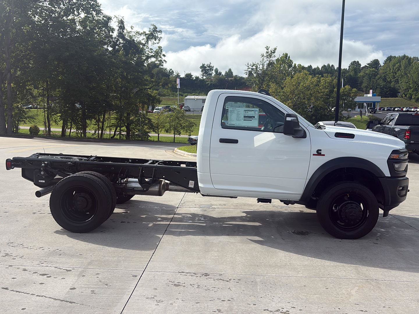 New 2027 RAM 5500 Tradesman AWD/4WD image 2