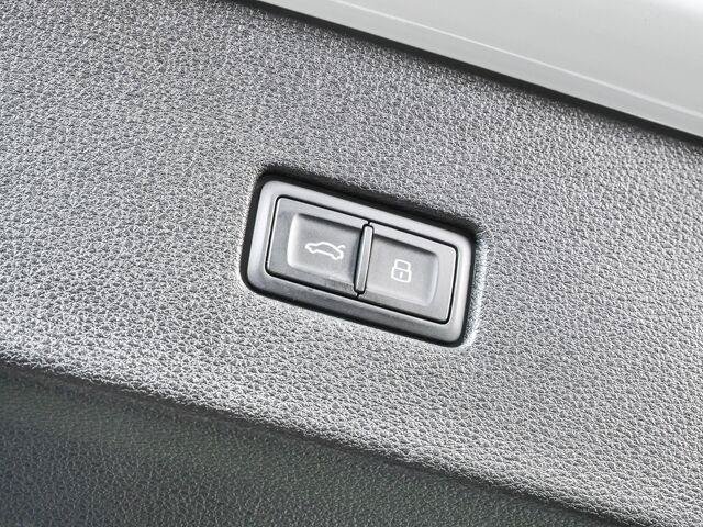 Used 2021 Audi Q8 Premium Plus w/ Premium Plus Package AWD/4WD image 38