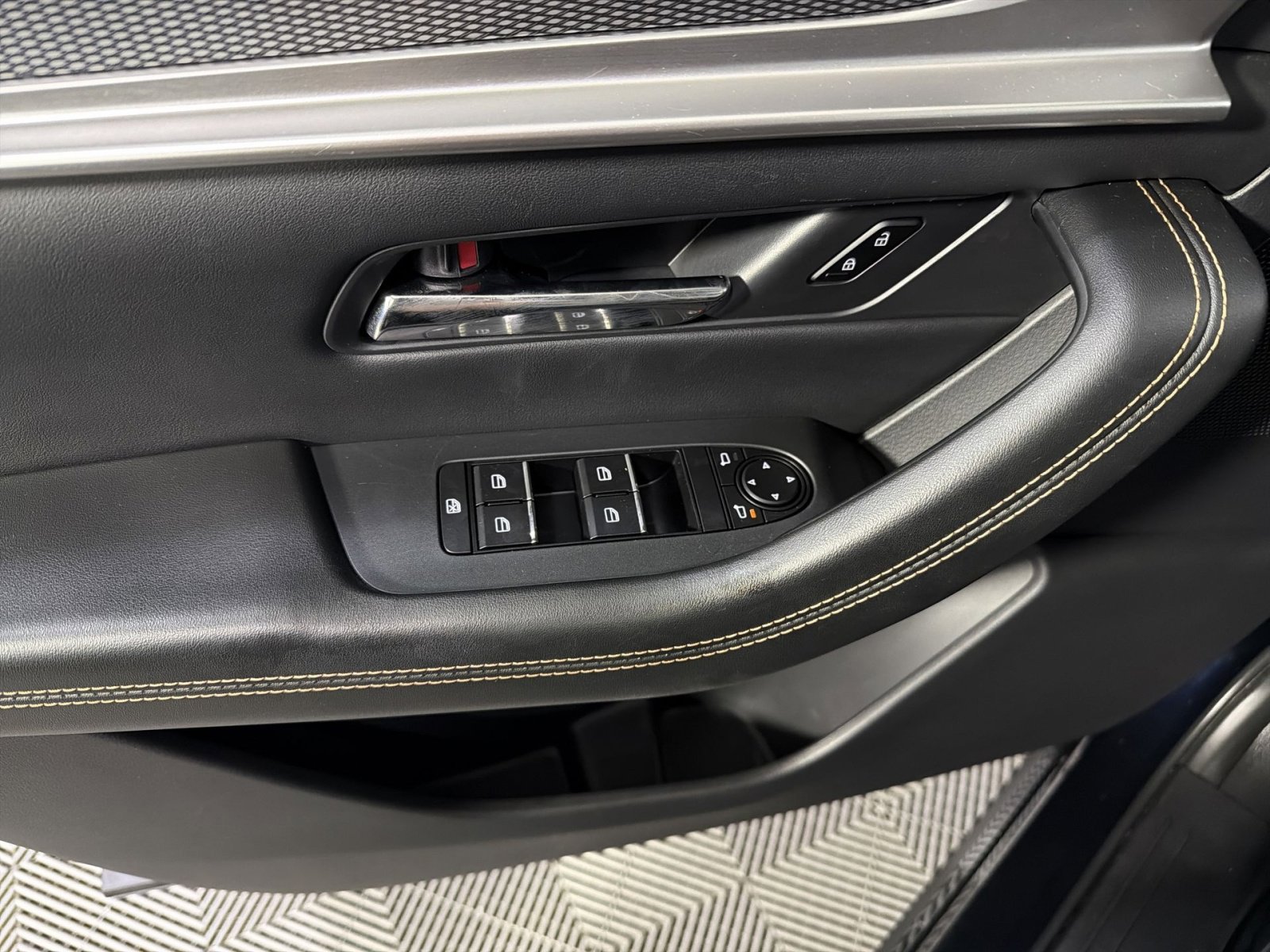 Used 2024 MAZDA CX-90 Plug-In Hybrid w/ Preferred image 51