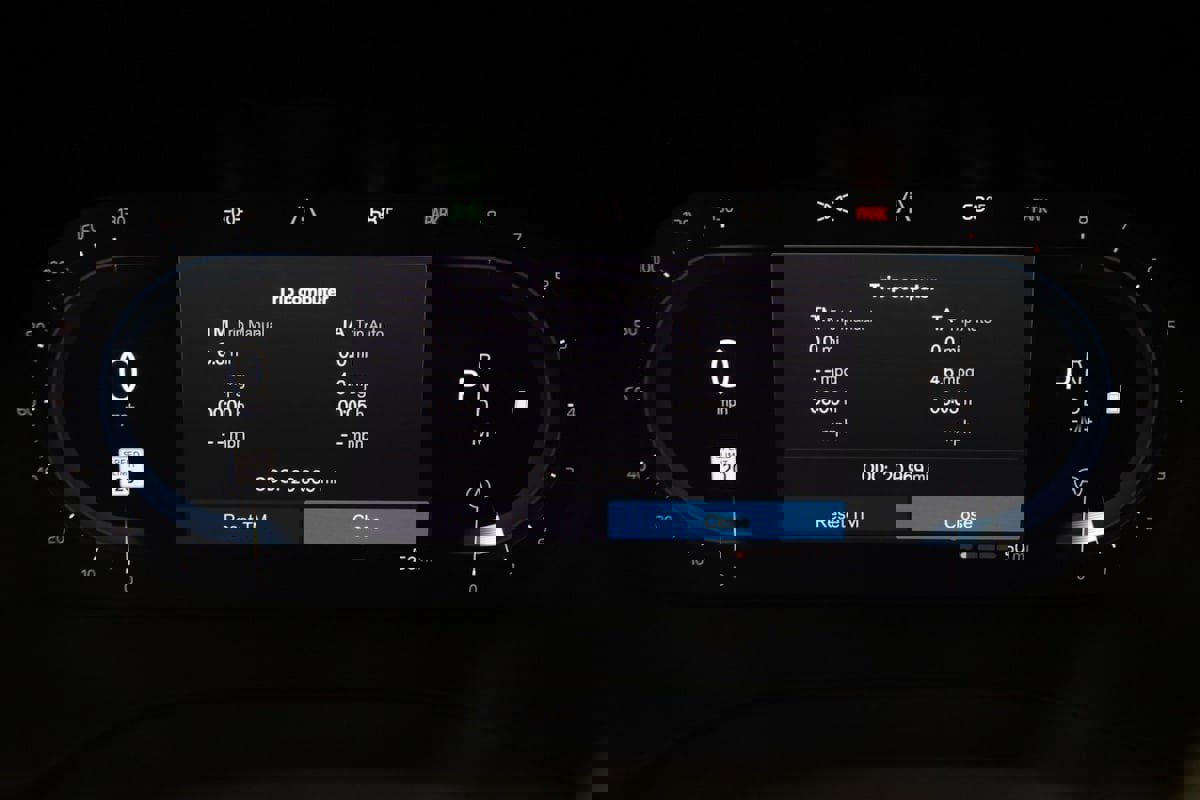 Used 2022 Volvo XC60 B5 Momentum image 18