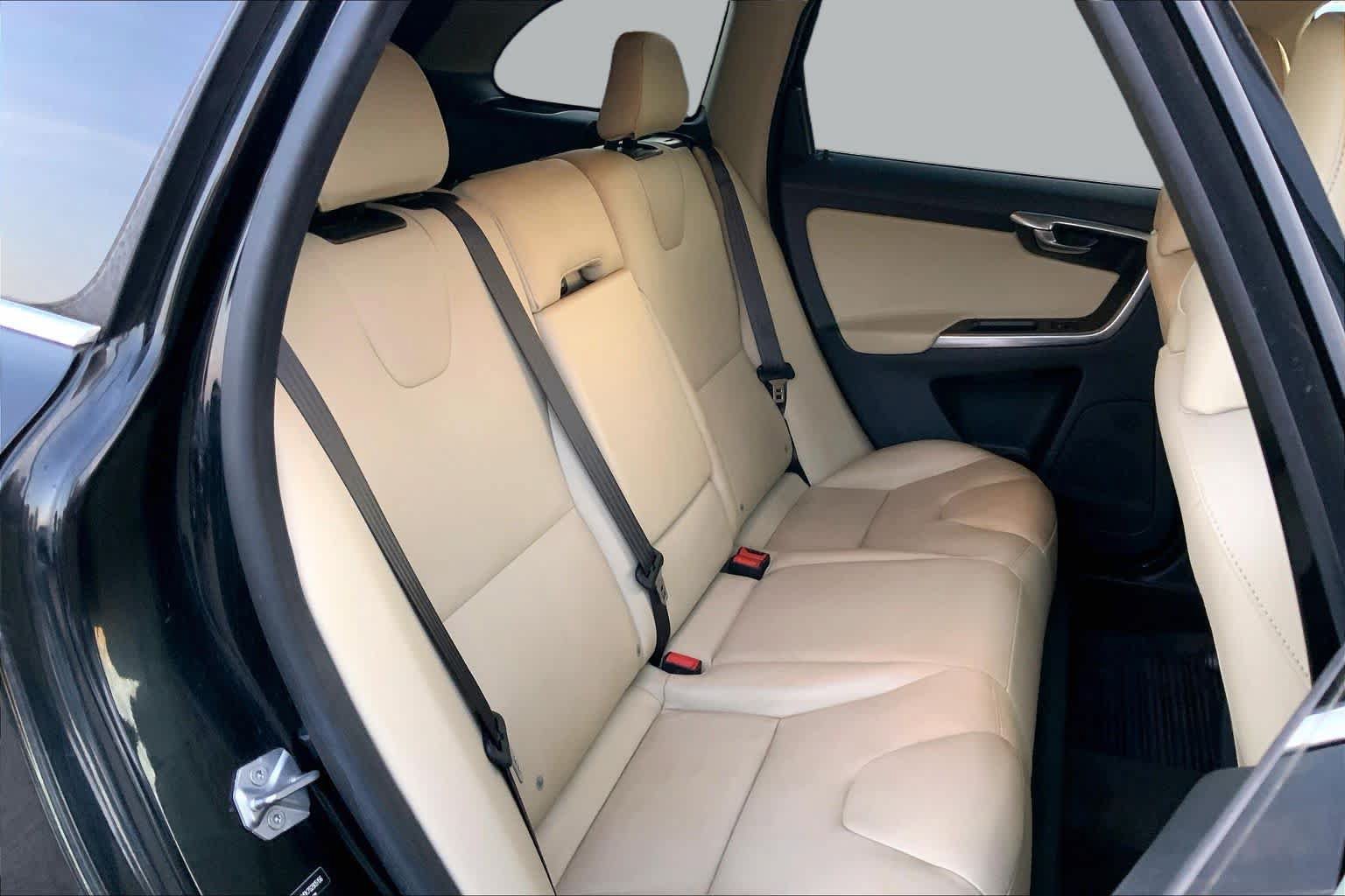 Used 2016 Volvo XC60 T5 Premier FWD image 19