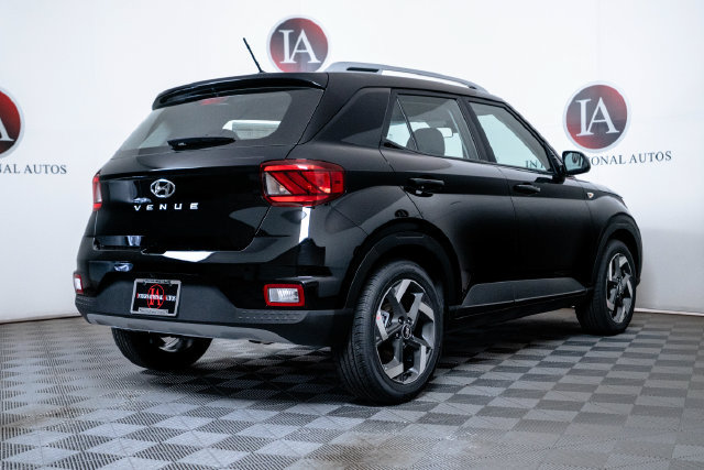 New 2026 Hyundai Venue SEL FWD image 6