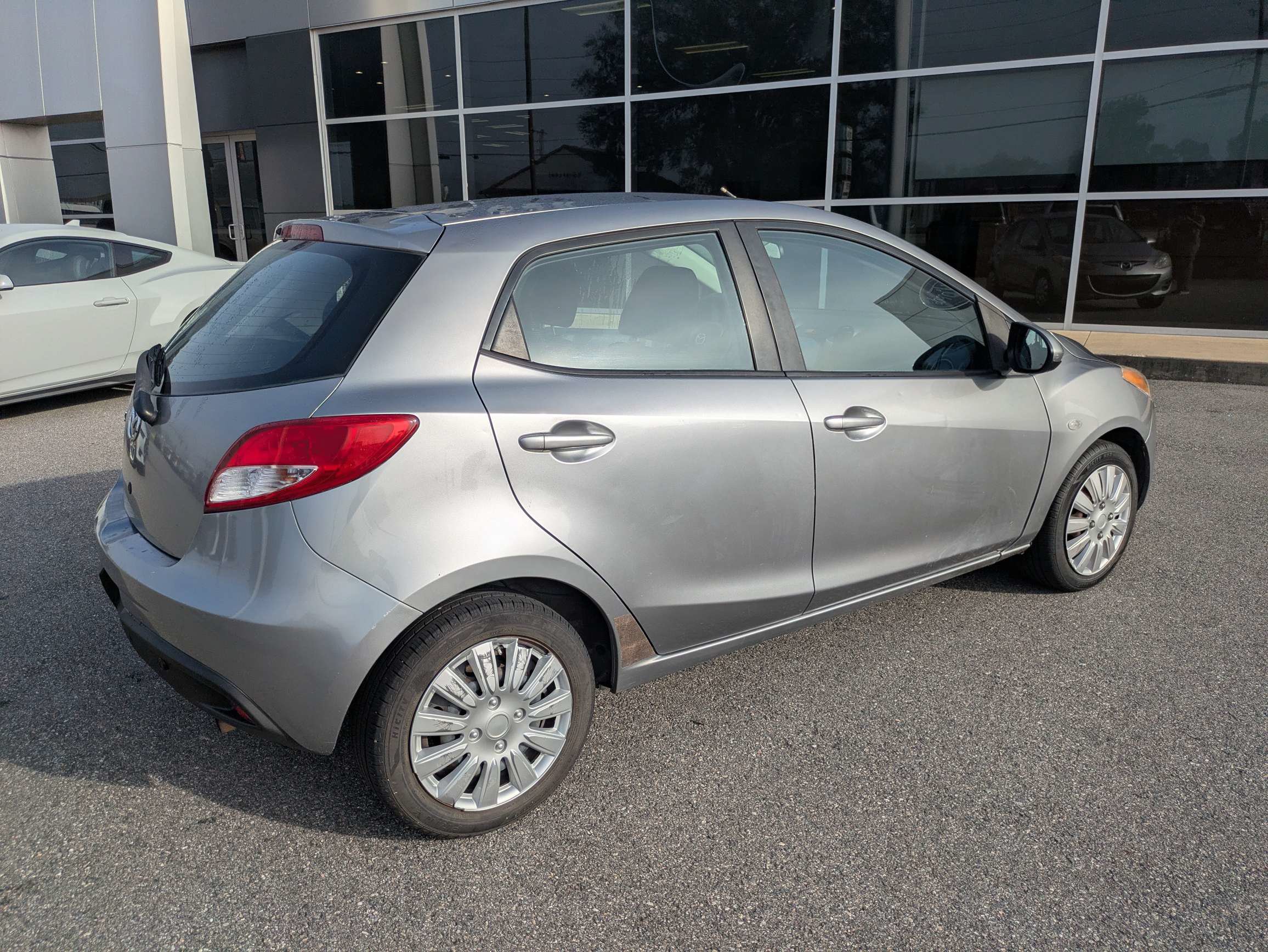 Used 2013 MAZDA MAZDA2 Sport FWD image 4