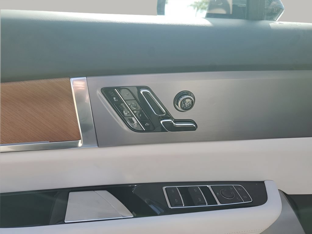 New 2026 Cadillac Vistiq Sport AWD/4WD image 32