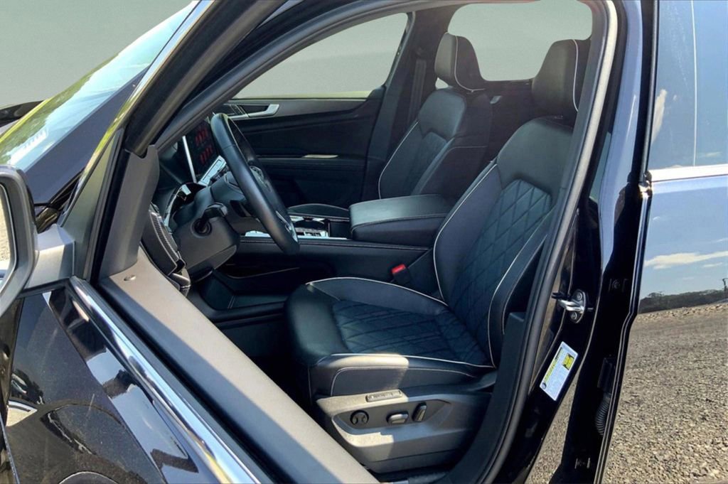 Used 2024 Volkswagen Atlas Cross Sport SEL Premium R-Line image 27