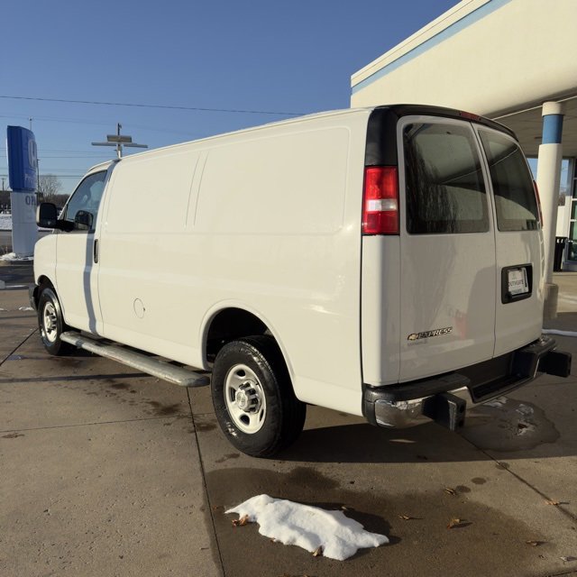 Used 2023 Chevrolet Express 2500 w/ Driver Convenience Package image 5
