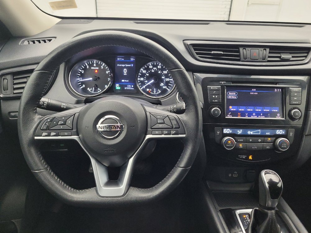 Used 2020 Nissan Rogue SV FWD image 22