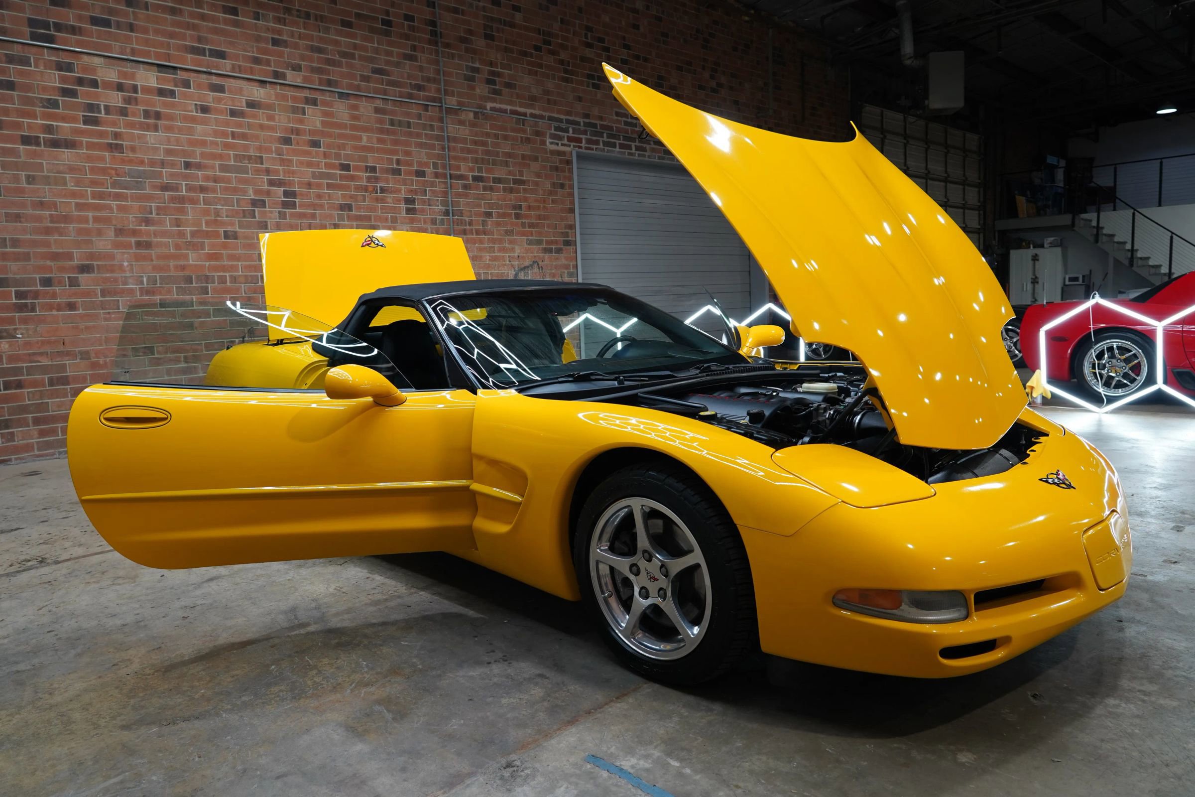 Used 2002 Chevrolet Corvette Coupe w/ Preferred Equipment Group2 RWD image 29
