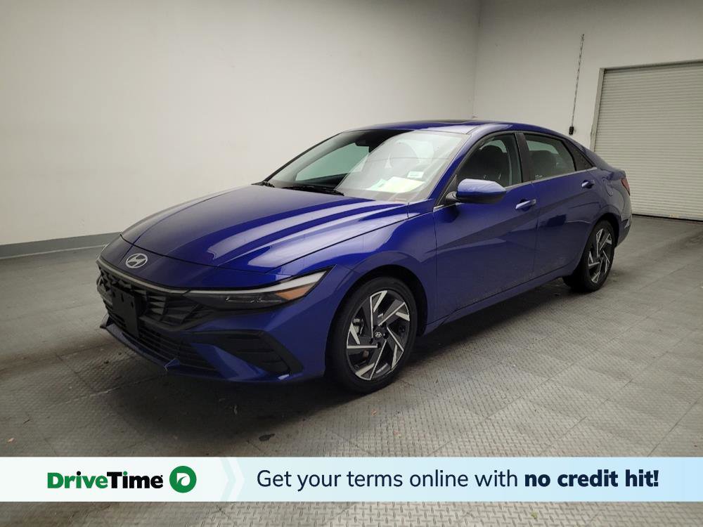 Used 2025 Hyundai Elantra SEL image 1
