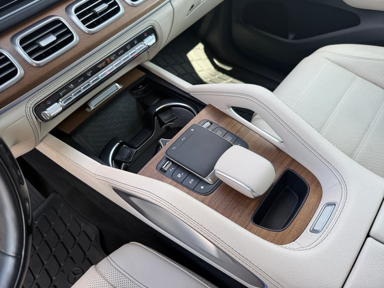 Certified 2024 Mercedes-Benz GLE 450e 4MATIC image 23