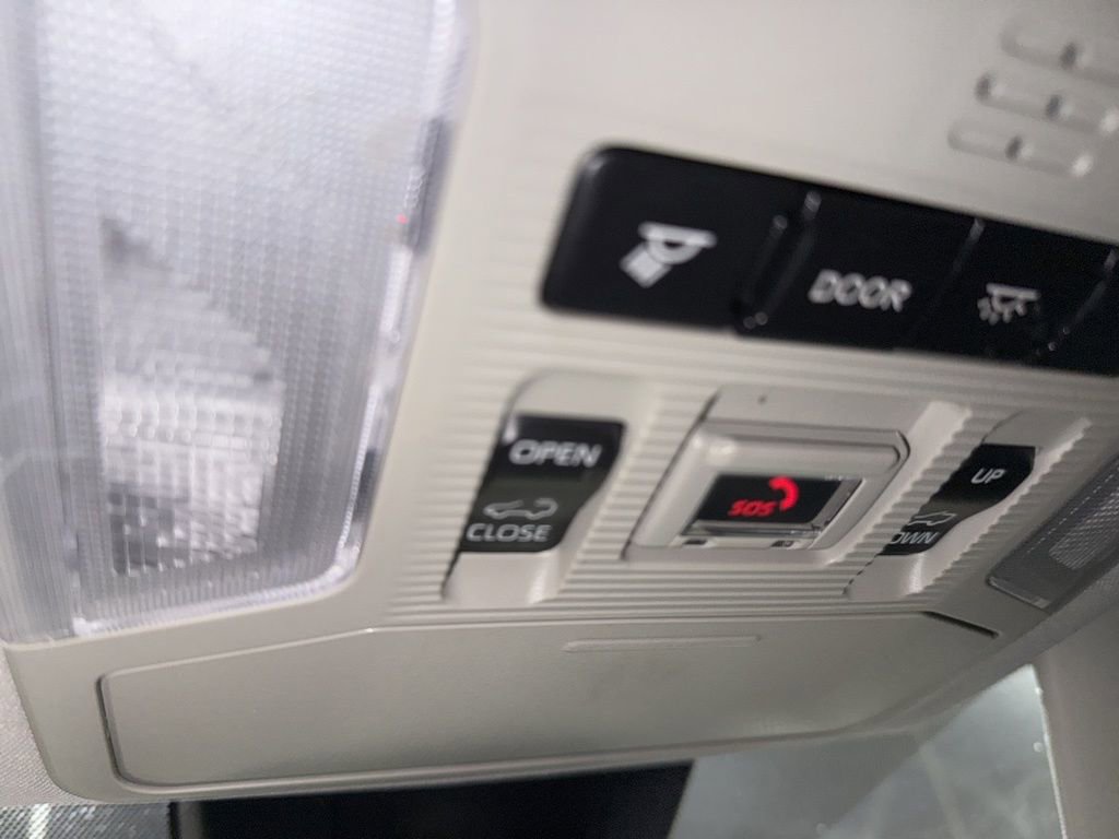 Used 2020 Toyota RAV4 XLE Premium image 27