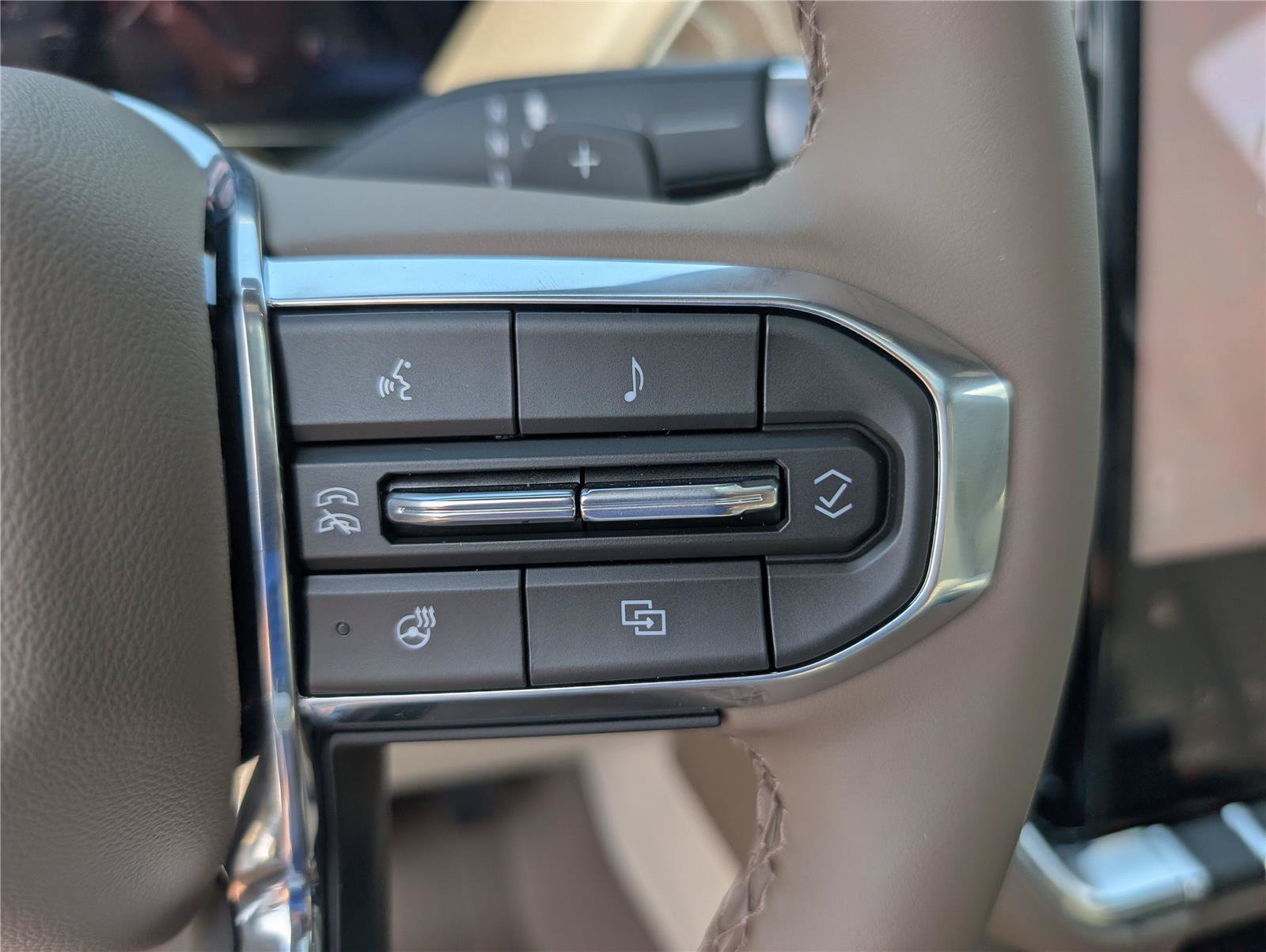 New 2026 GMC Yukon Denali w/ Sun & Power Step Package RWD image 56
