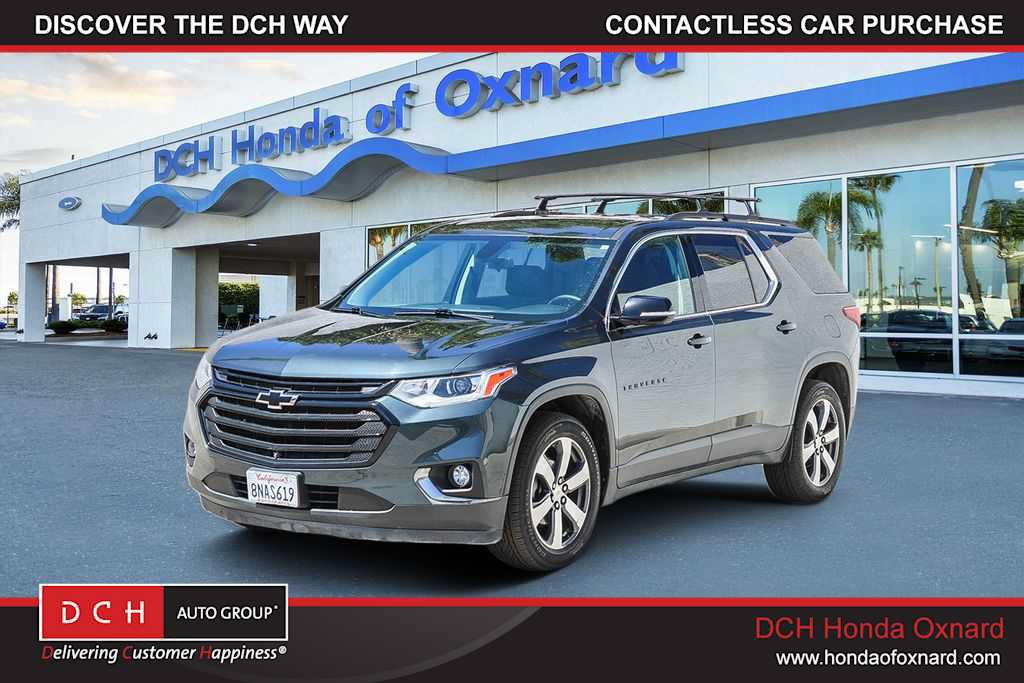 Used 2020 Chevrolet Traverse LT w/ LT Premium Package AWD/4WD image 1