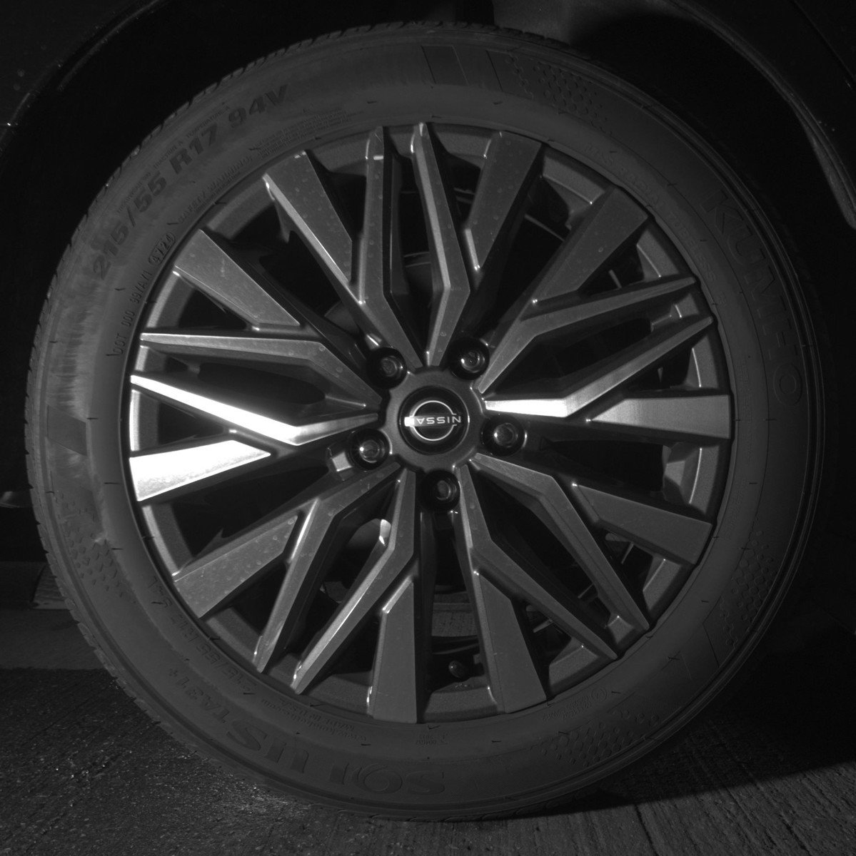 Used 2025 Nissan Altima 2.5 SV FWD image 15