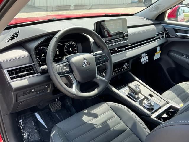 New 2025 Mitsubishi Outlander SE image 4