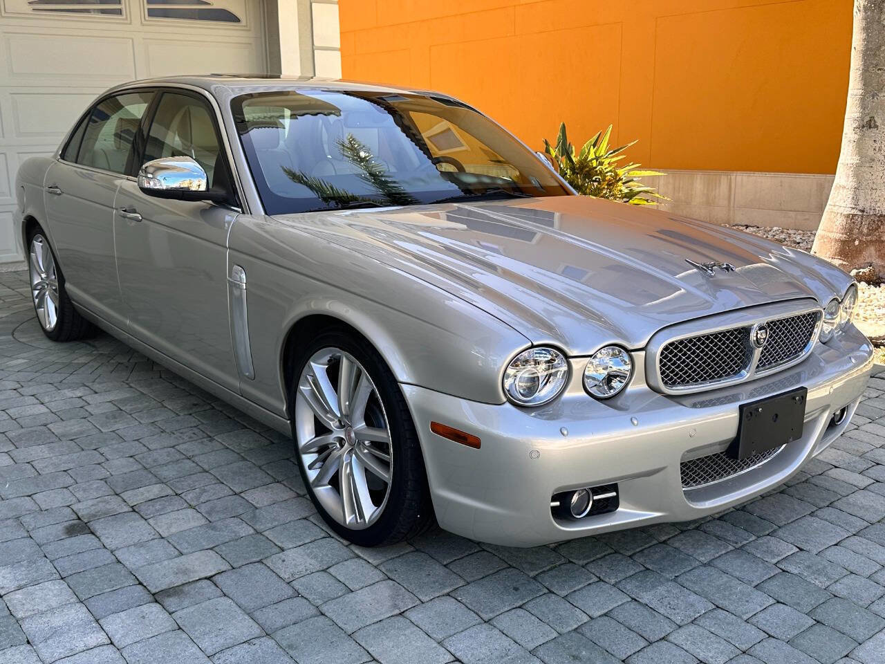 Used 2009 Jaguar XJ Vanden Plas Super V8 Portfolio image 29