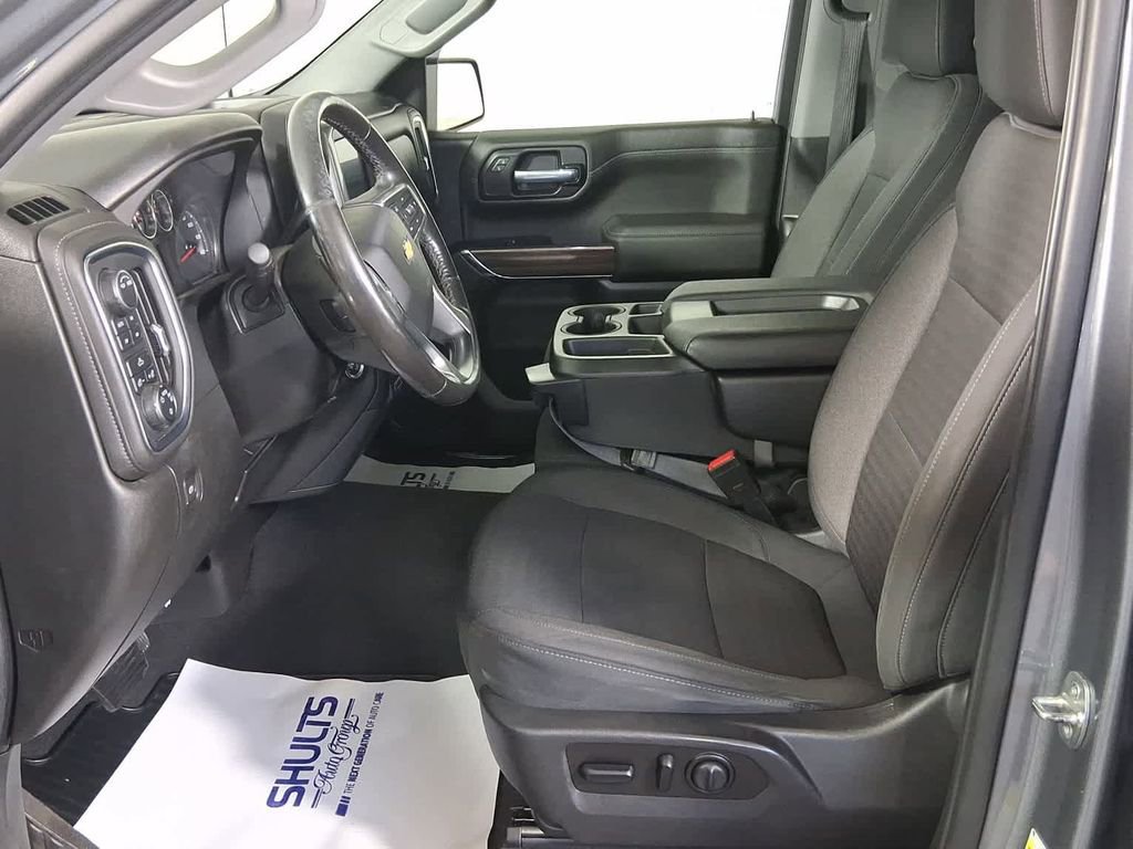 Used 2021 Chevrolet Silverado 1500 LT w/ Z71 Off-Road Package image 9