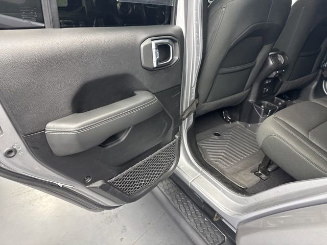 Used 2021 Jeep Wrangler Unlimited Sahara image 39