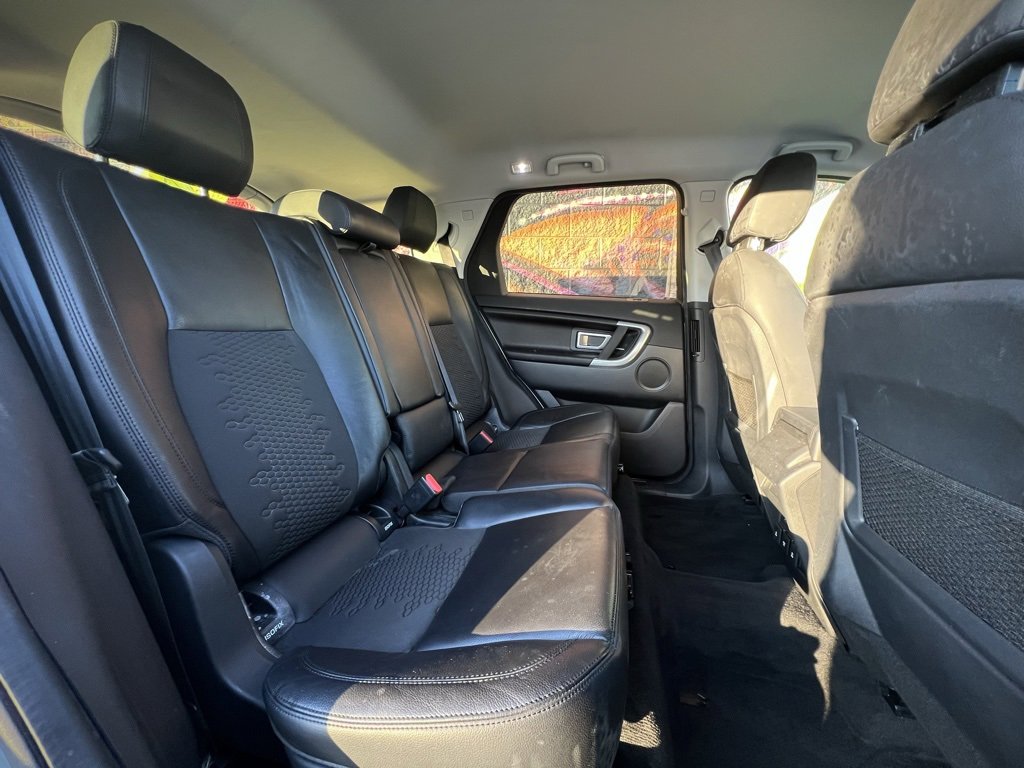 Used 2019 Land Rover Discovery Sport SE image 27