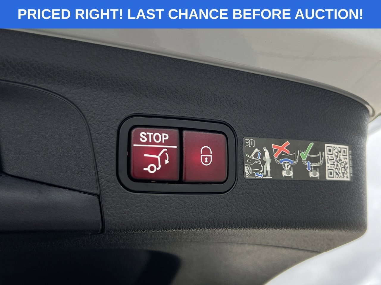 Used 2025 Mercedes-Benz GLE 450 4MATIC w/ AMG Line Exterior image 23