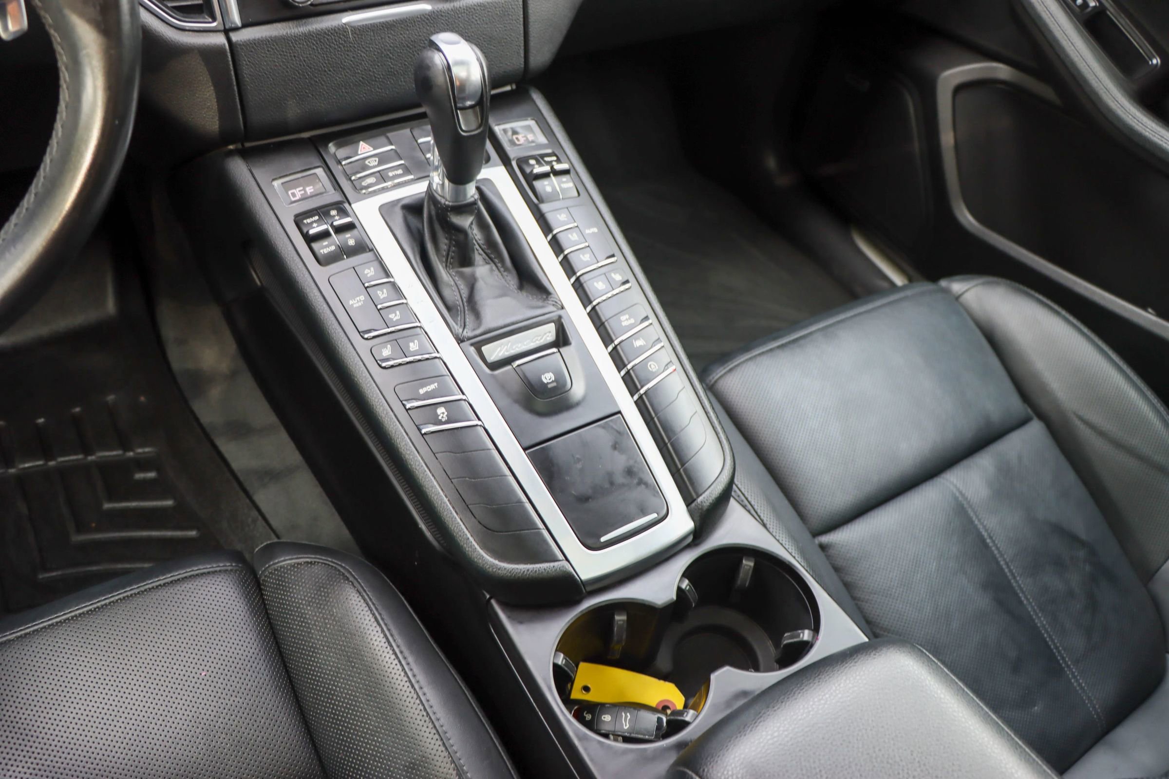 Used 2017 Porsche Macan S image 42