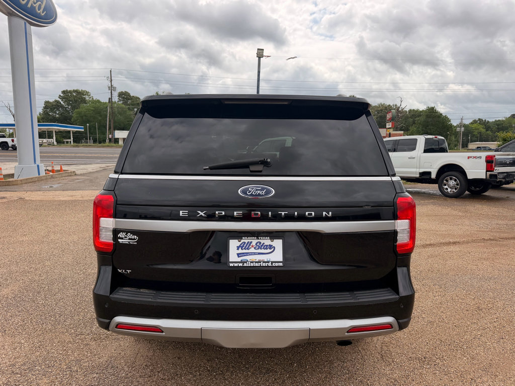 Used 2024 Ford Expedition XLT RWD image 4