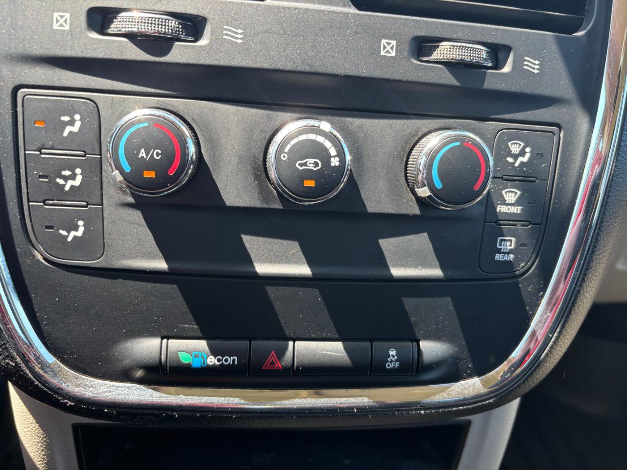 Used 2014 Dodge Grand Caravan American Value Package FWD image 14