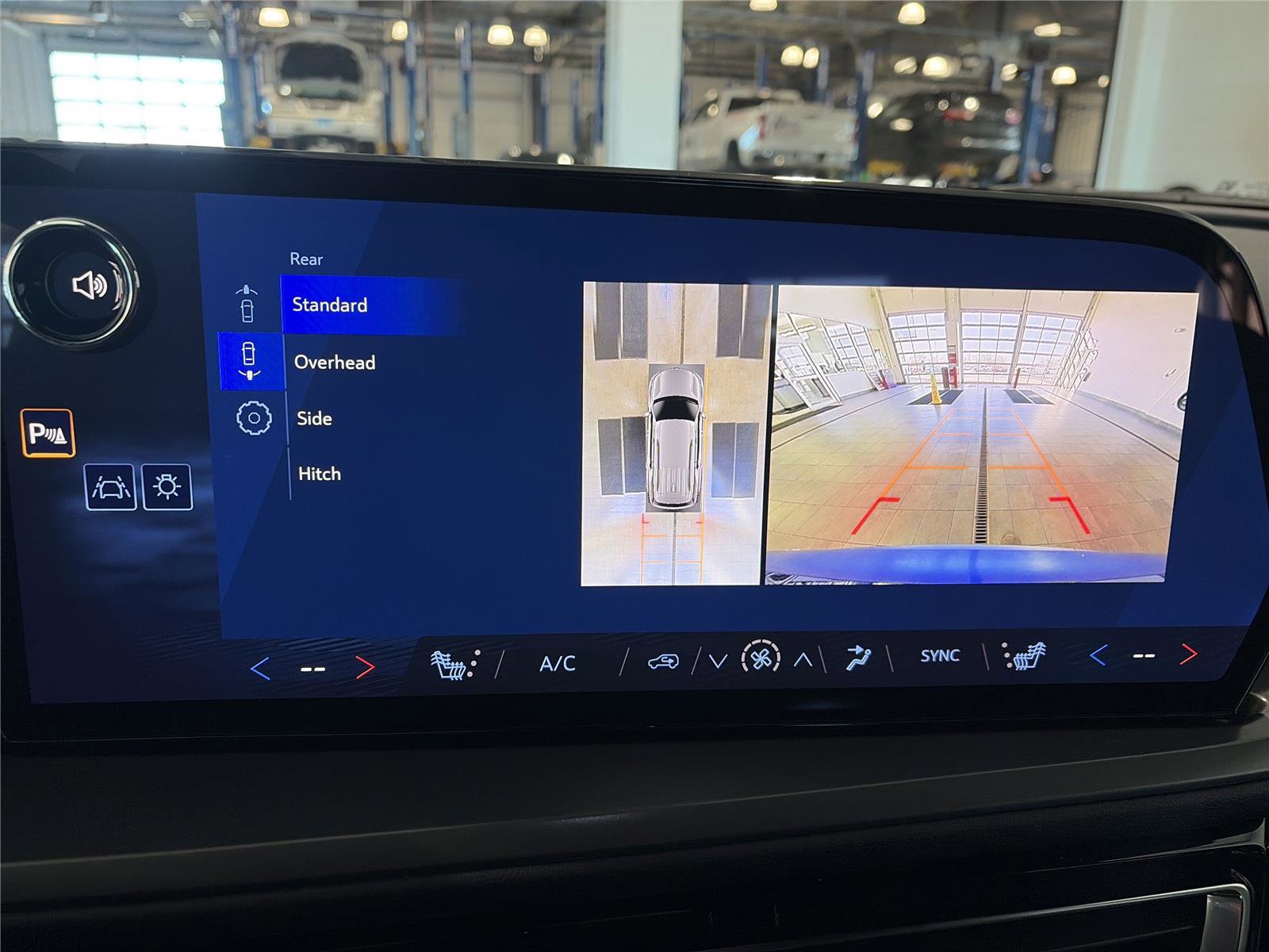 New 2026 Chevrolet Traverse LT w/ Driver Confidence Package image 20