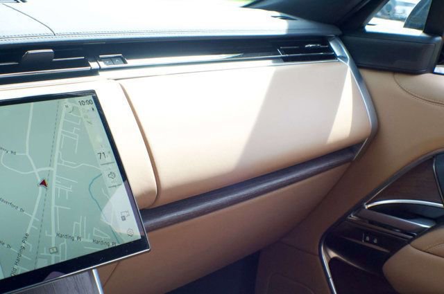 Used 2025 Land Rover Range Rover Long Wheelbase SE AWD/4WD image 42