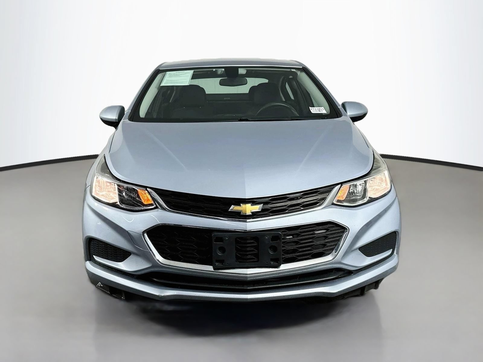 Used 2017 Chevrolet Cruze LS FWD image 2