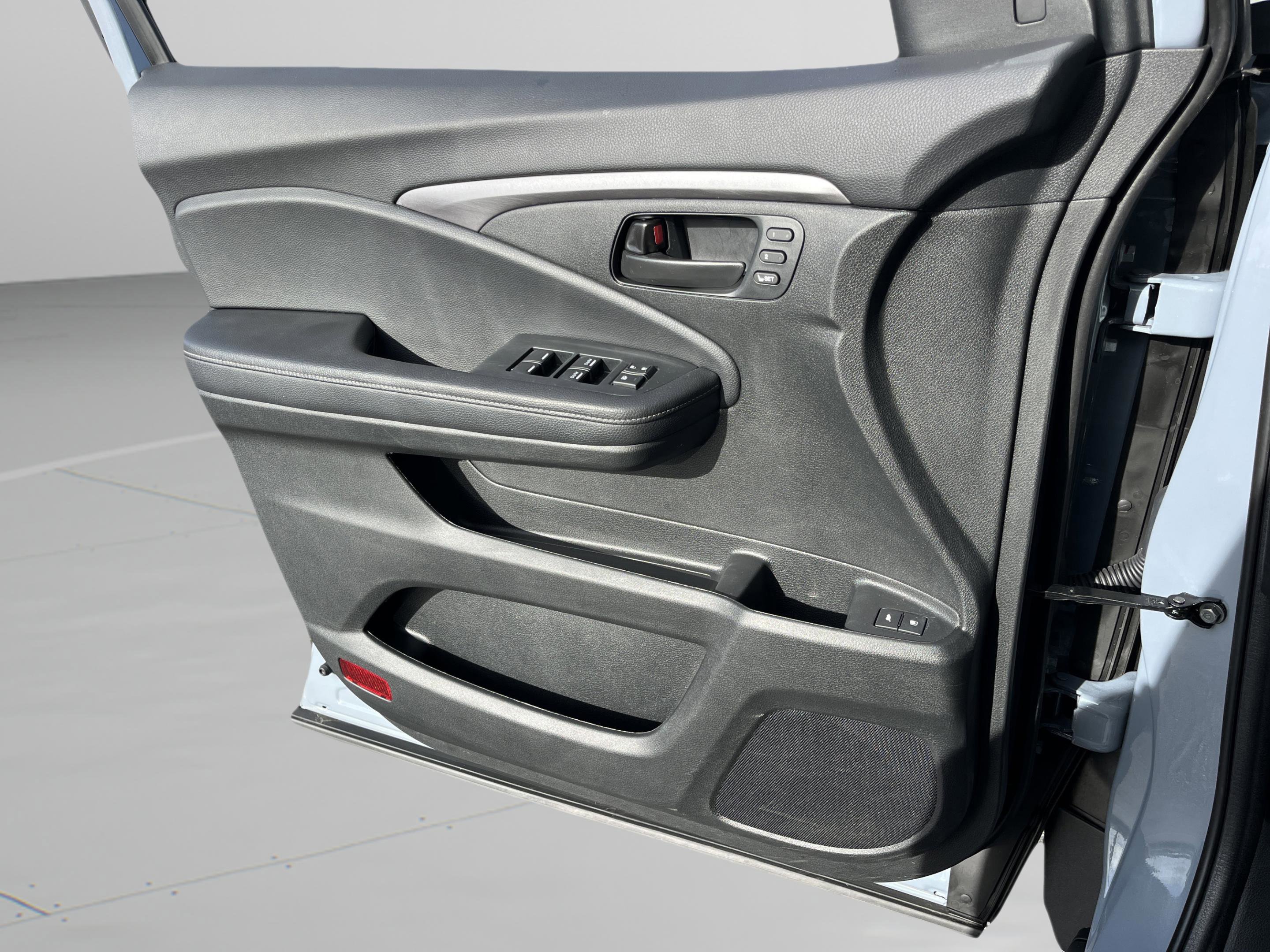 Used 2023 Honda Passport EX-L image 30