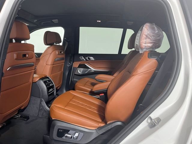 Used 2026 BMW X7 xDrive40i w/ Executive Package image 19