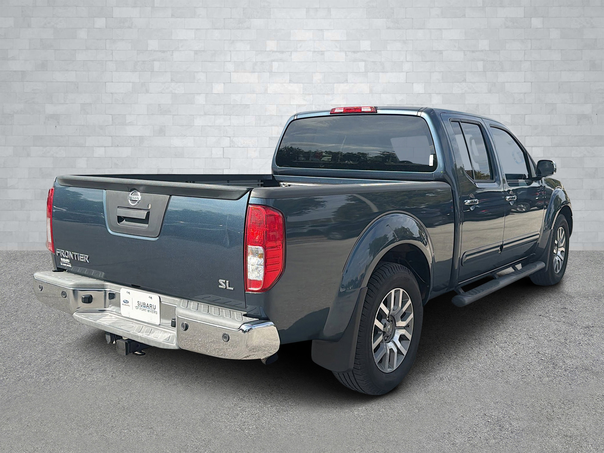 Used 2013 Nissan Frontier SL w/ Moonroof Pkg image 4