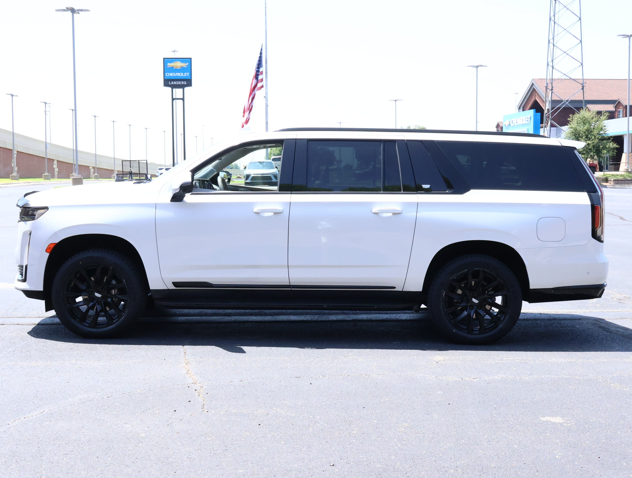 Used 2024 Cadillac Escalade ESV Sport Platinum w/ LPO, ONYX Package AWD/4WD image 41