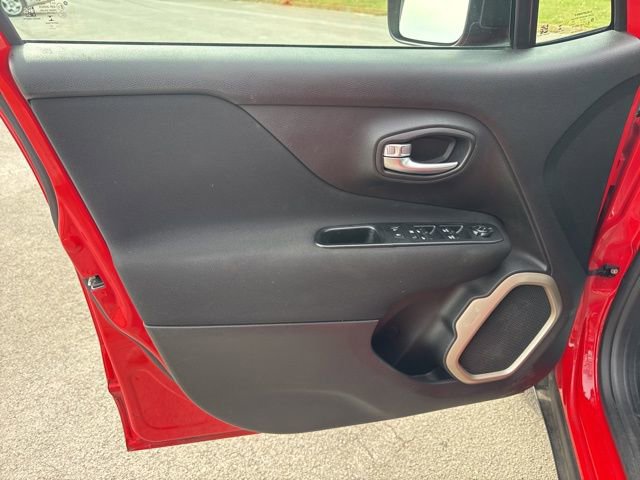 Used 2017 Jeep Renegade Sport w/ Power & Air Group image 14