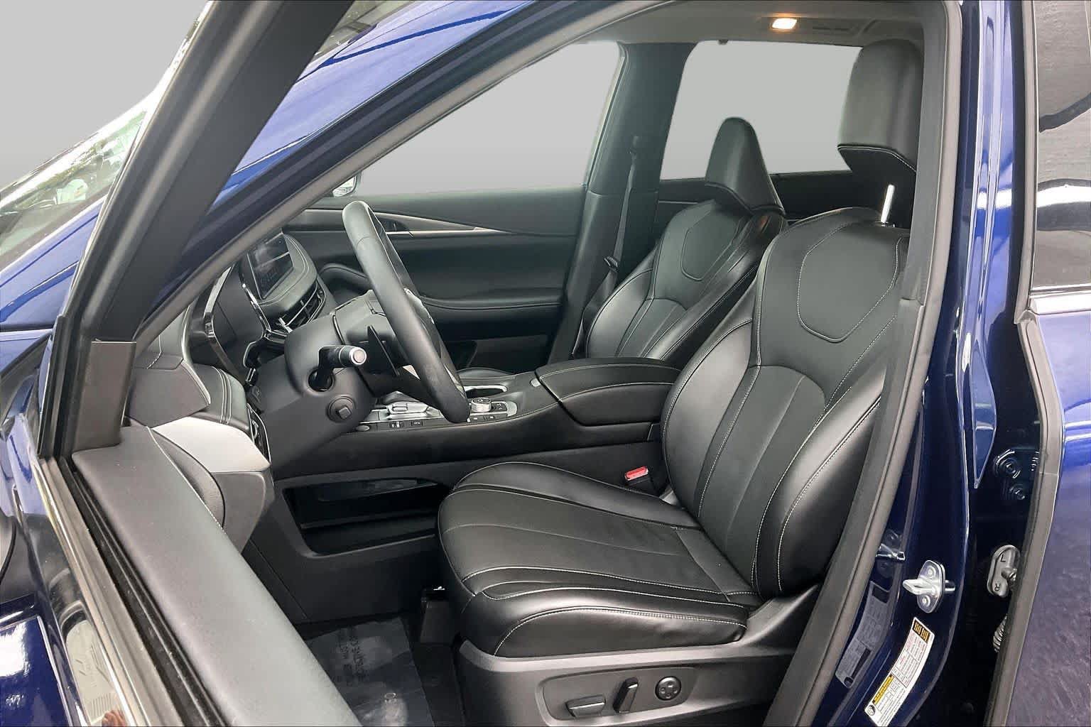 Used 2022 INFINITI QX60 Luxe w/ Cargo Package FWD image 8