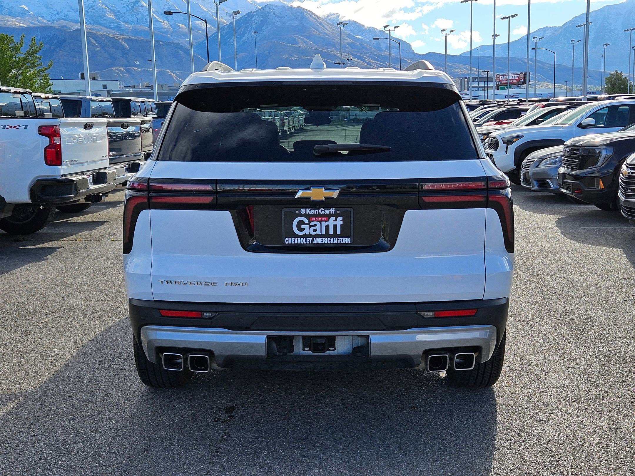 Used 2025 Chevrolet Traverse LT AWD/4WD image 4