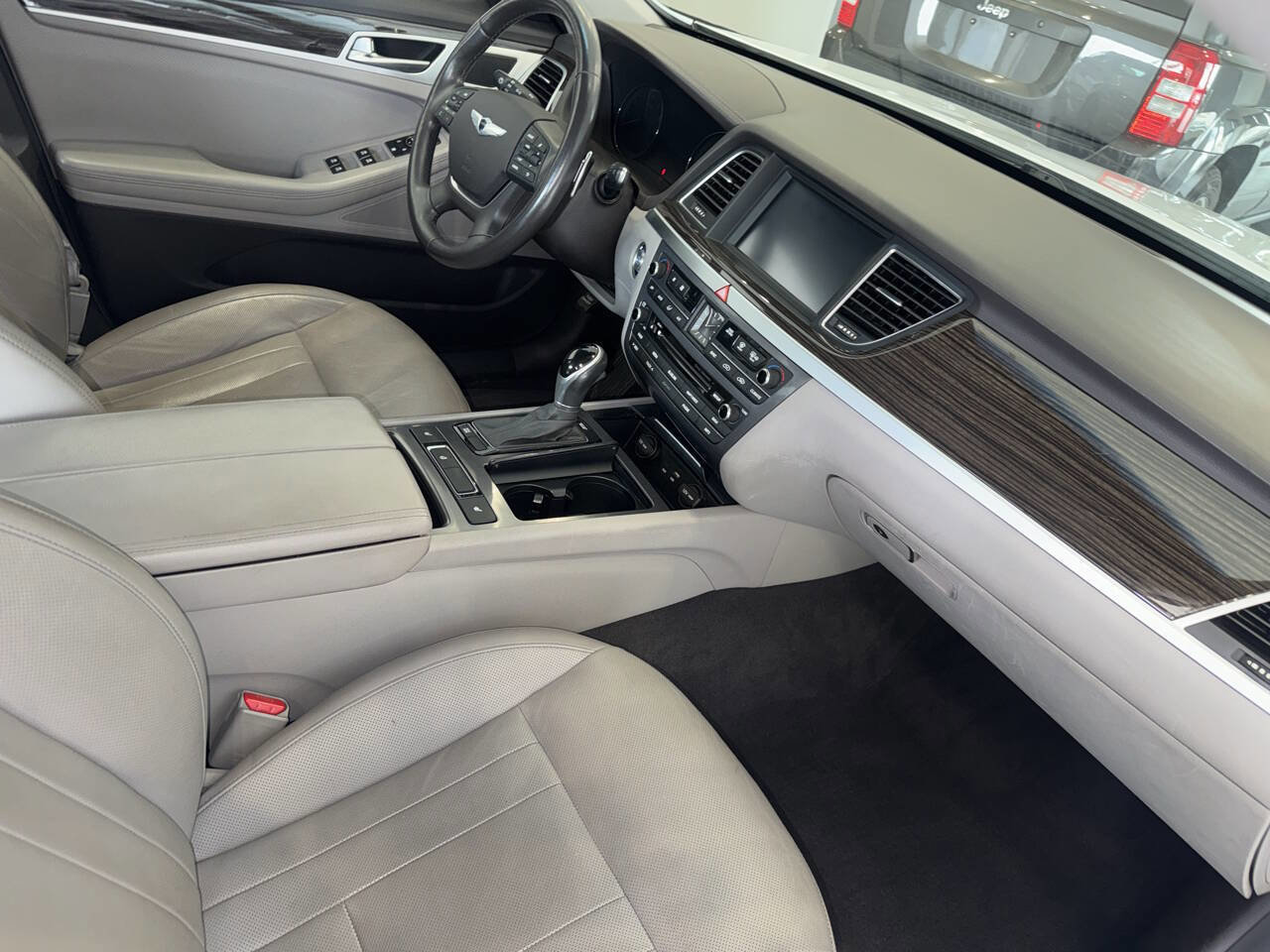 Used 2015 Hyundai Genesis 3.8 AWD/4WD image 21