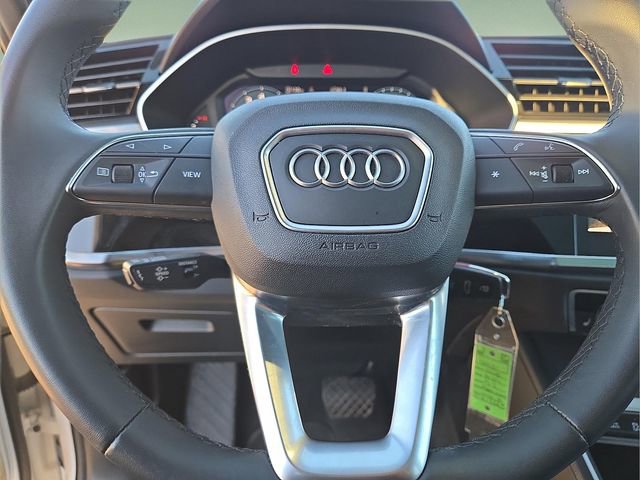 Used 2025 Audi Q3 2.0T Premium image 31