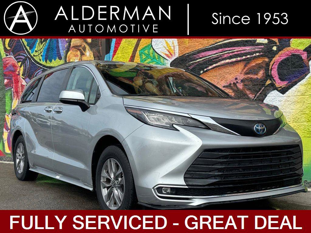 Used 2022 Toyota Sienna XLE