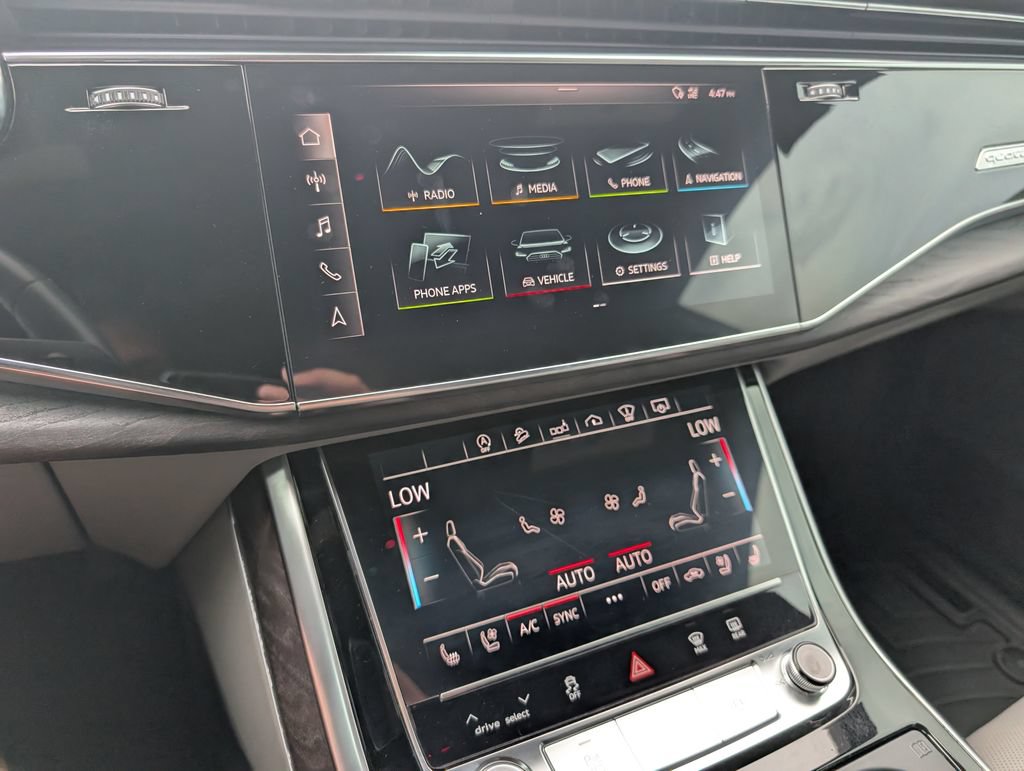 Used 2020 Audi Q8 Prestige AWD/4WD image 9