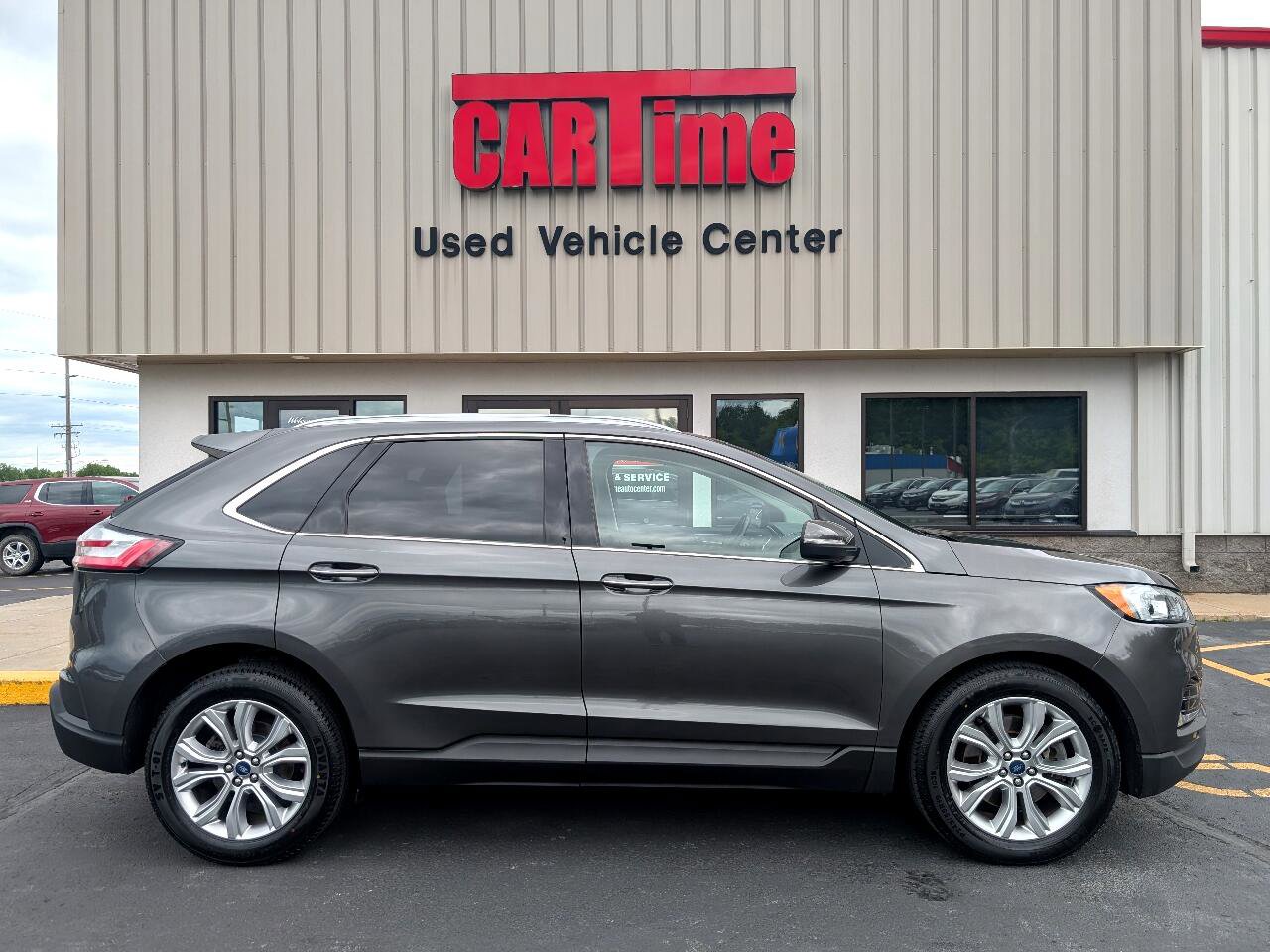 Used 2020 Ford Edge Titanium image 1