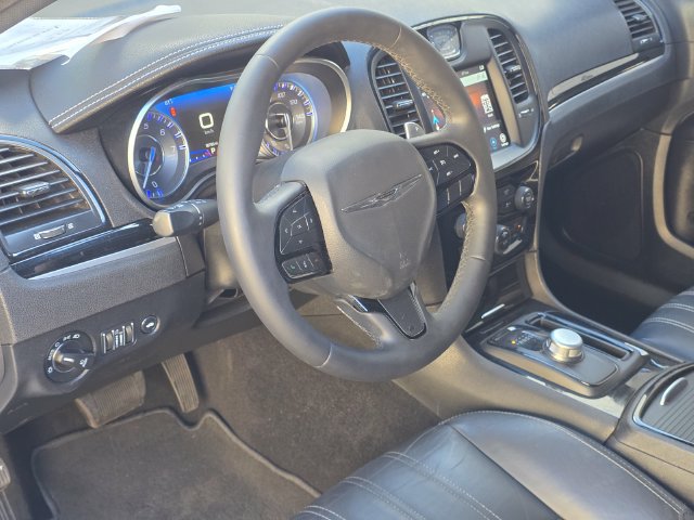 Used 2022 Chrysler 300 S RWD image 9