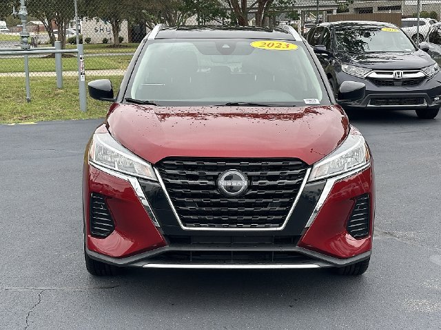Used 2023 Nissan Kicks SV FWD image 2