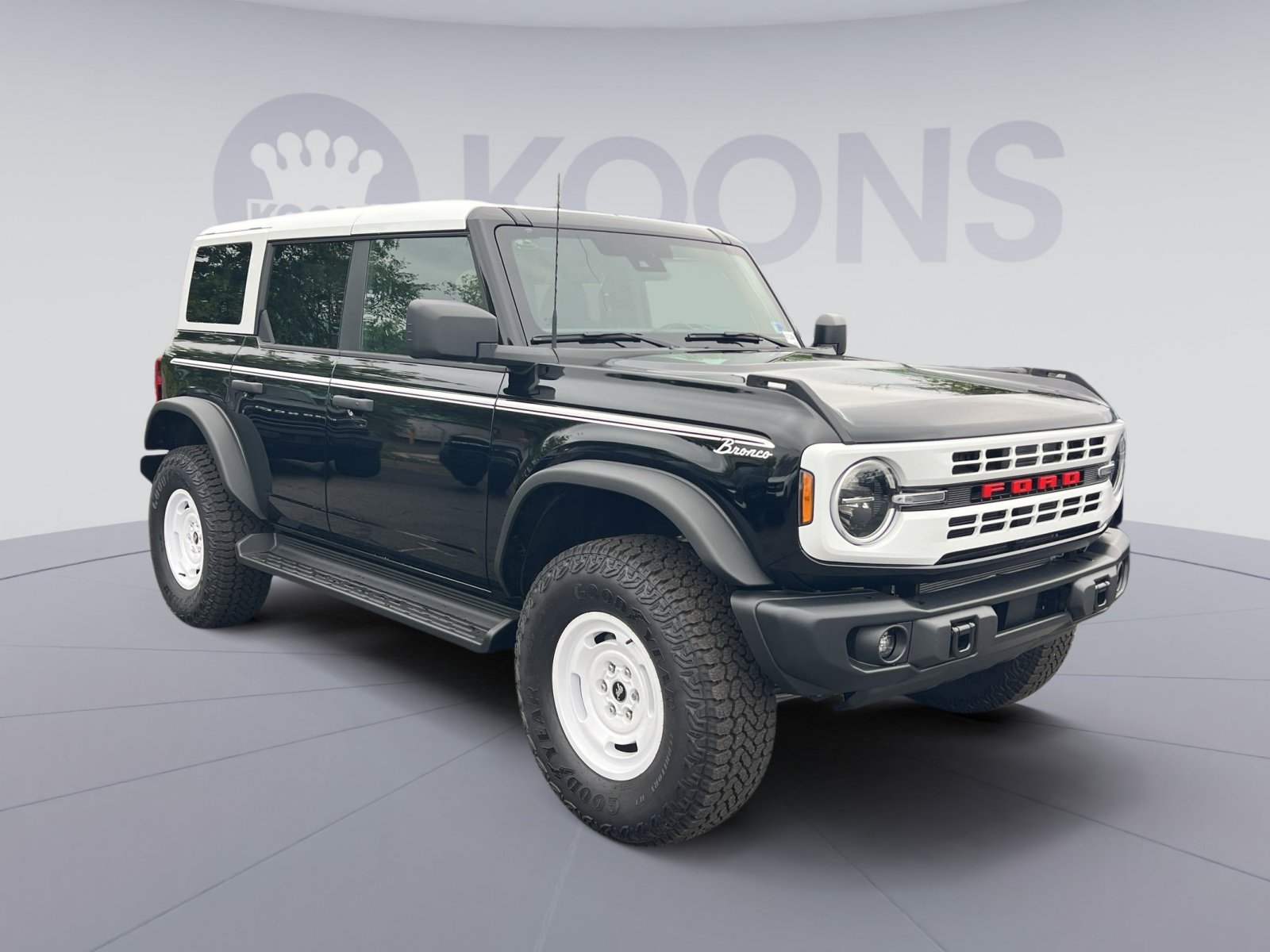 New 2025 Ford Bronco Heritage Edition AWD/4WD image 2