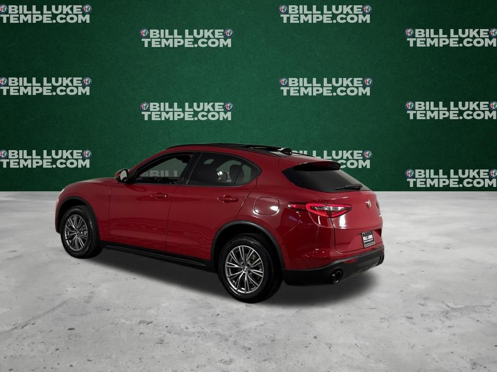Used 2023 Alfa Romeo Stelvio Sprint image 9