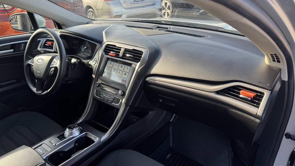 Used 2018 Ford Fusion SE w/ Fusion SE Technology Package image 27