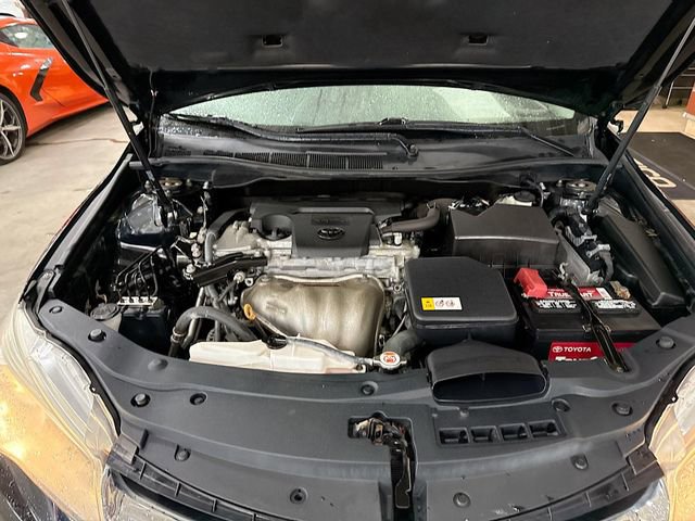 Used 2017 Toyota Camry XLE w/ Moonroof Package FWD image 29
