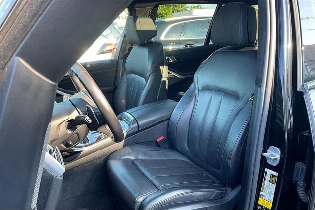 Used 2021 BMW X7 M50i w/ Executive Package AWD/4WD image 25